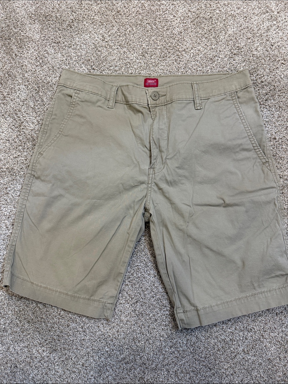 Levi’s Men's Casual Chino Shorts in Khaki Waist 32